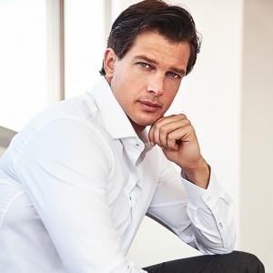 695355217: Chico busca chica en Barcelona