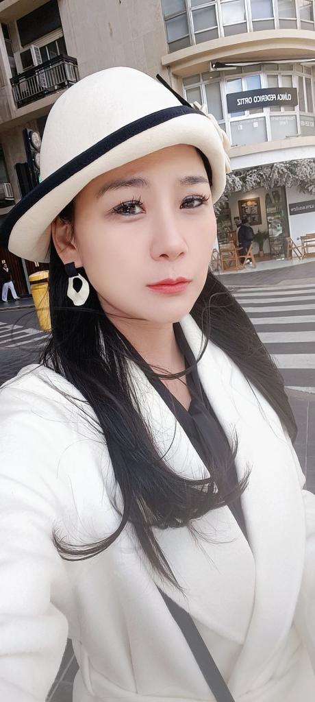 Chica busca chico en Valencia: Chica busca chico