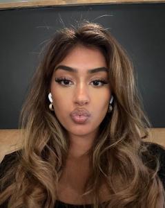 613275443: Chica busca chico en Tenerife