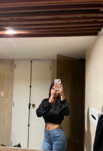 614421305: Chica busca chico en Valencia
