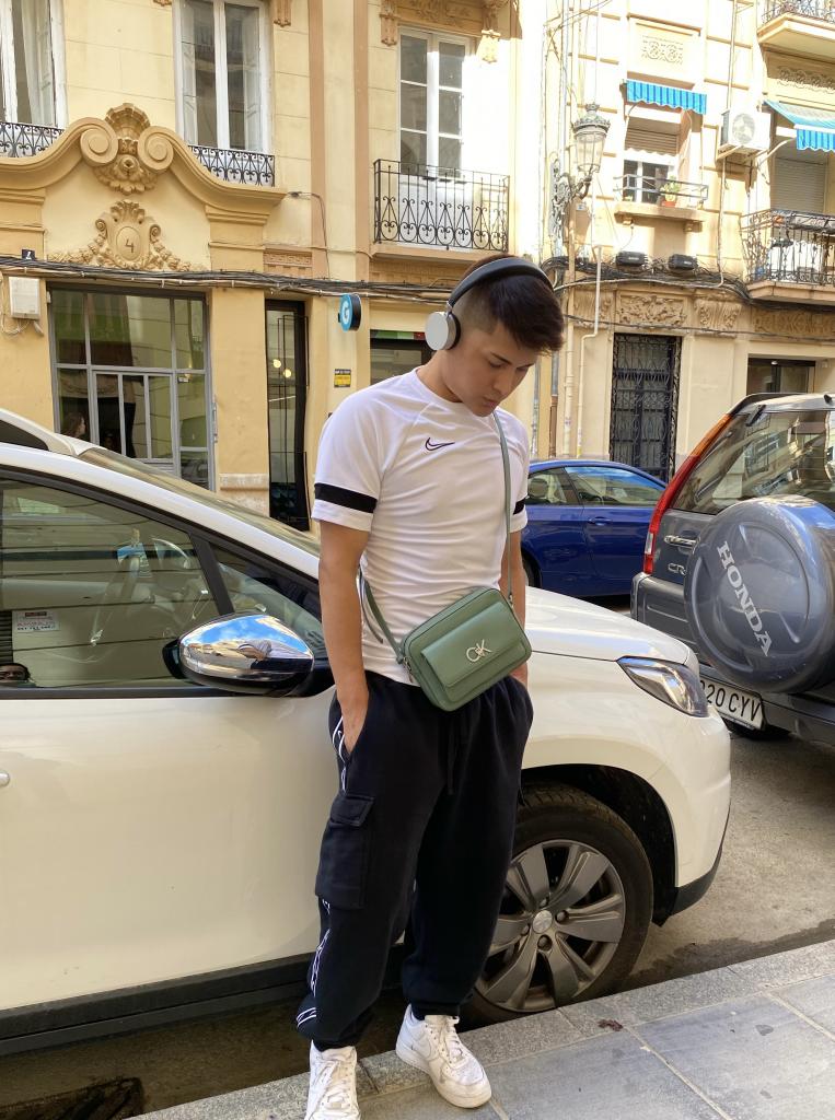 614527123: Chico busca chica en Murcia