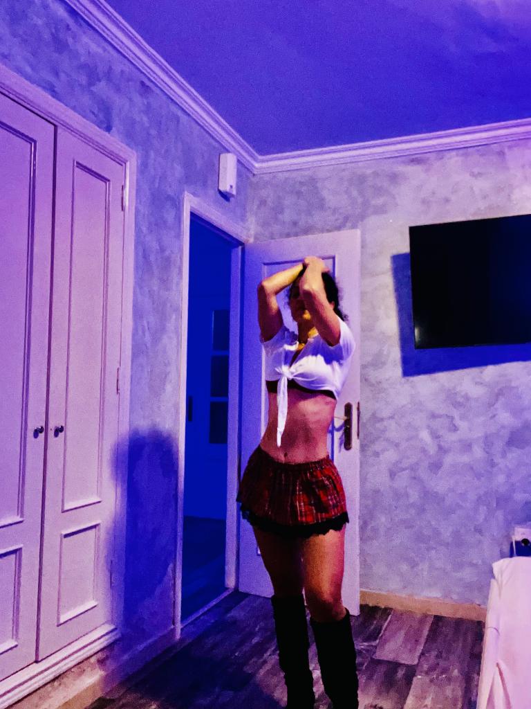 613572914: Chica busca chico en Málaga