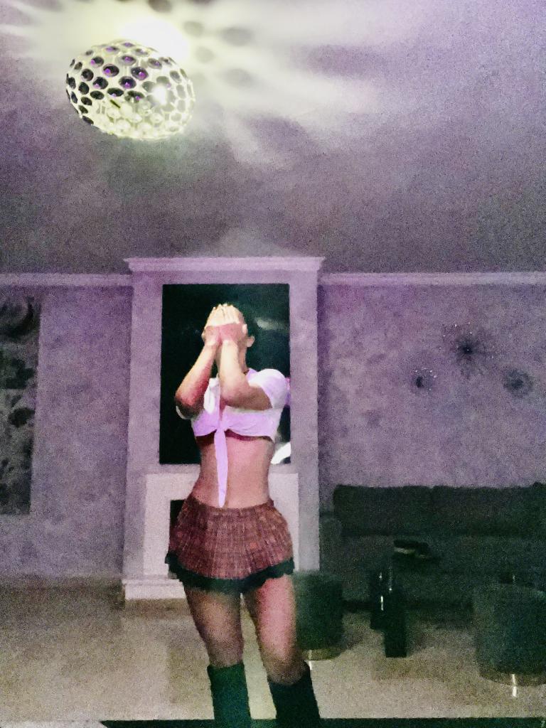 613572914: Chica busca chico en Málaga