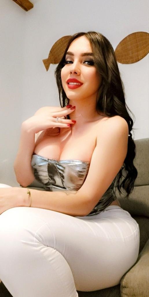 604309203: Travesti en Barcelona