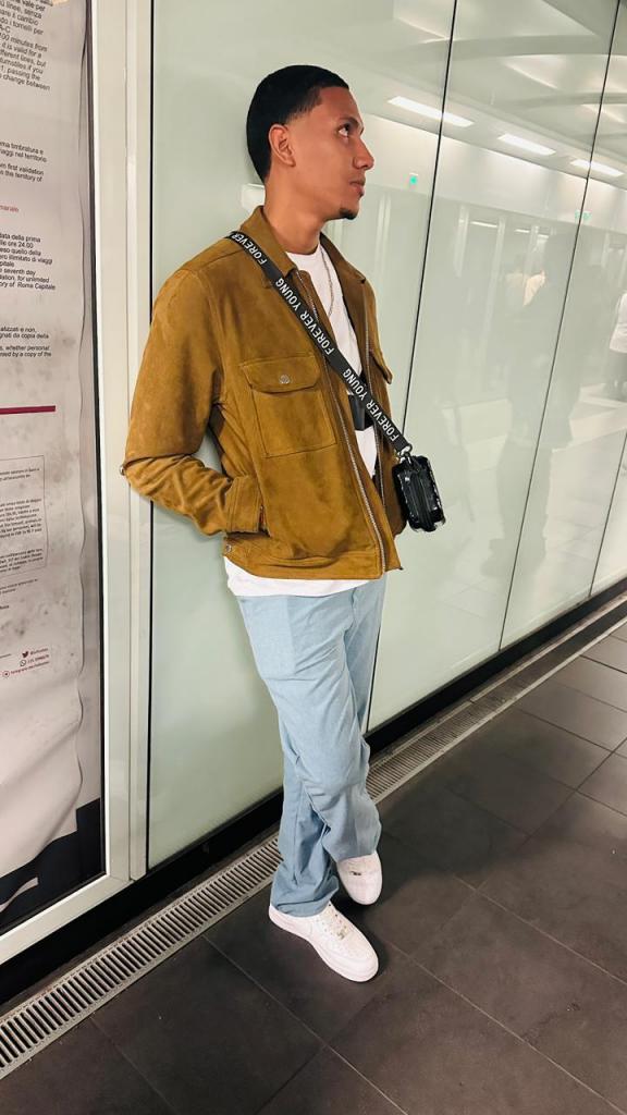 613966445: Chico busca chica en Alicante