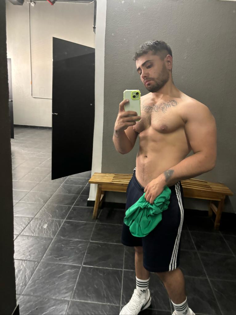 Chico busca chica en Sevilla: 