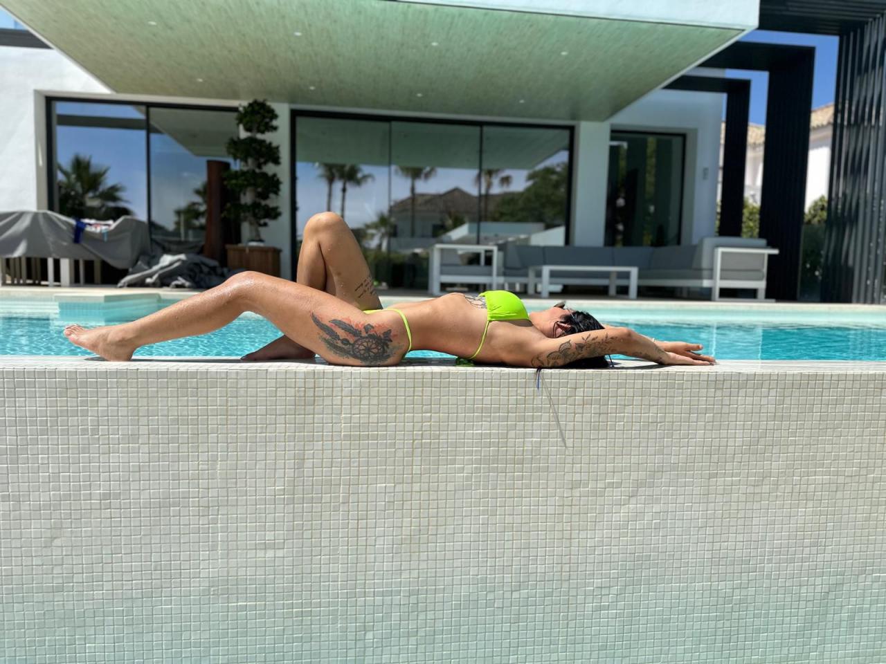 Chica busca chico en Cádiz: 