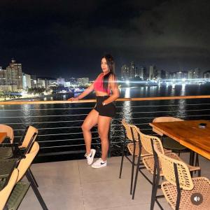 631101759: Chica busca chico en Barcelona