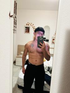 Chico busca chica en Granada: 