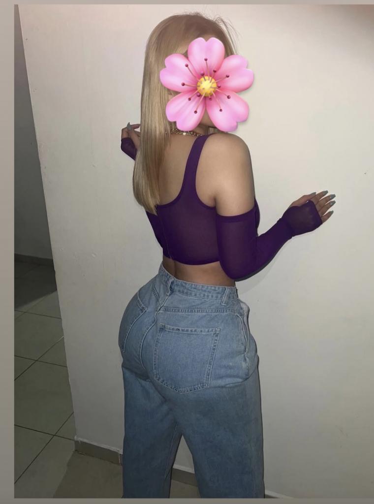 632779229: Chica busca chico en Barcelona