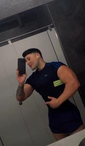 663780321: Chico busca chica en Málaga