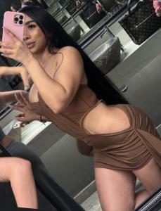 631294369: Chica busca chico en Barcelona