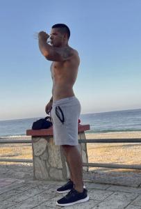 647236282: Chico busca chica en Valencia