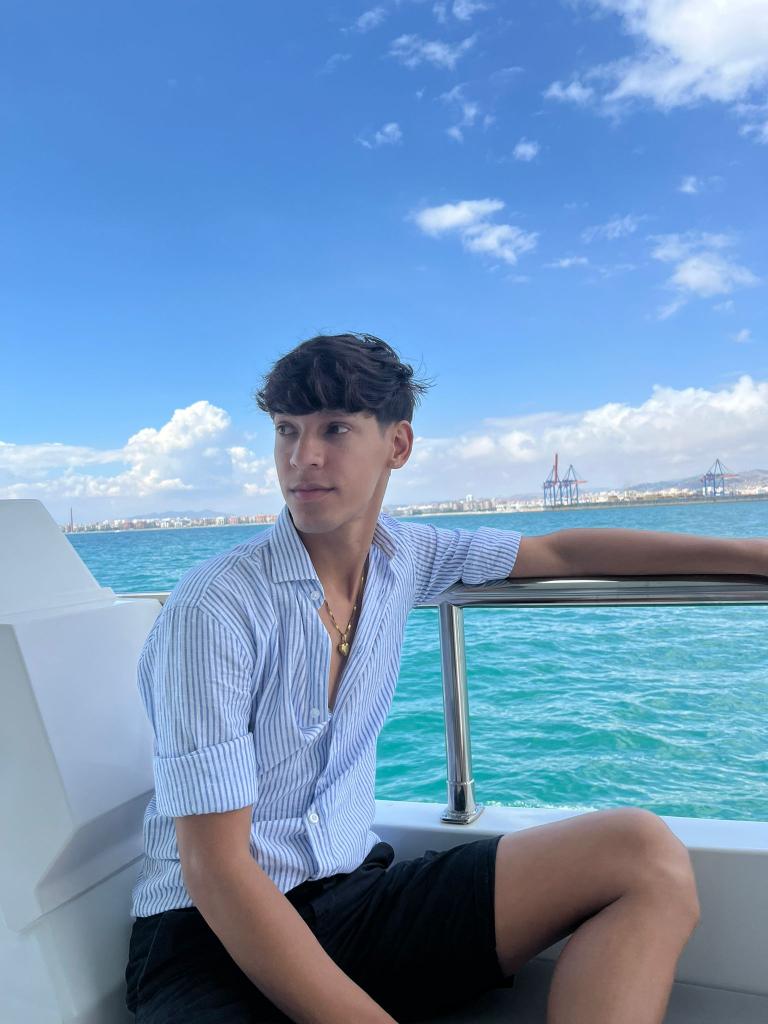 Chico busca chica en Málaga: 