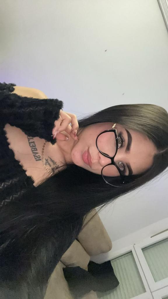 Chica busca chico en Cantabria: Chica busca chico