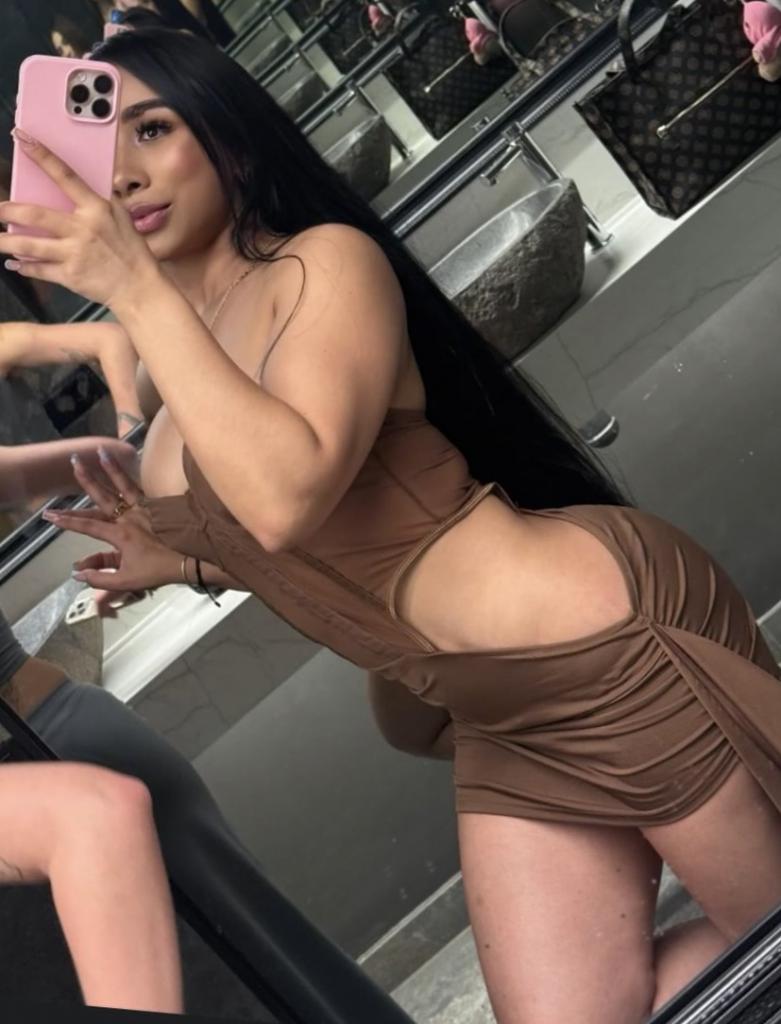 631294369: Chica busca chico en Barcelona