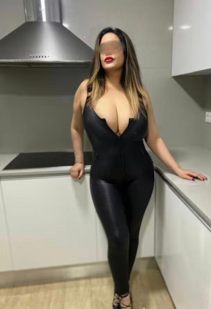 612597150: Chica busca chico en Barcelona