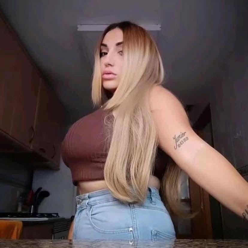 672989266: Chica busca chico en Valencia