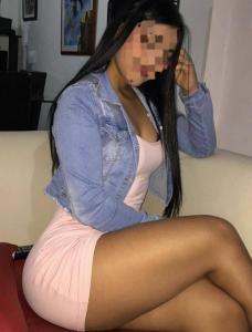 631587429: Chica busca chico en Málaga