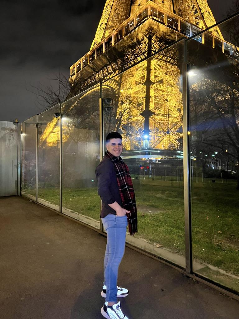 631341789: Chico busca chica en Lugo