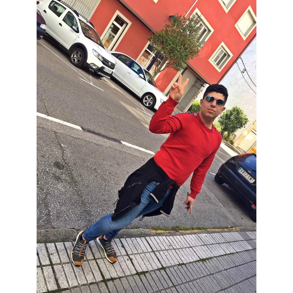 Chico busca chica en Lugo: 