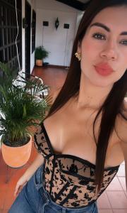 672507132: Chica busca chico en Barcelona