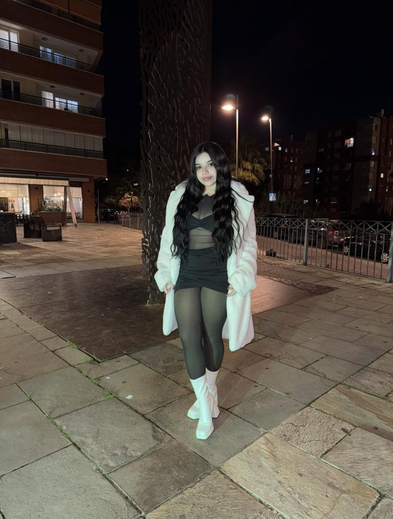 613925604: Chica busca chico en Málaga