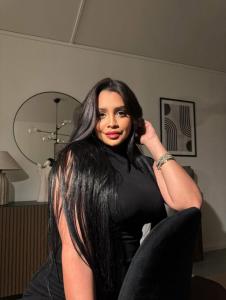 634832178: Chica busca chico en Sevilla