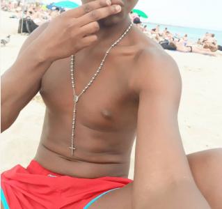 687200925: Chico busca chica en Barcelona