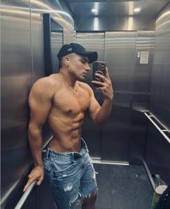 674504023: Chico busca chica en Barcelona