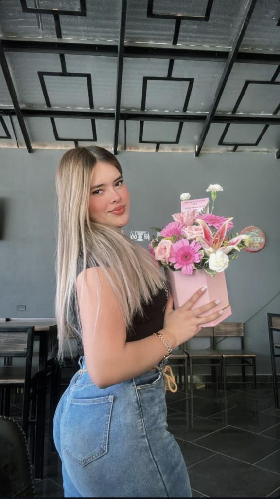 633682577: Chica busca chico en Alicante