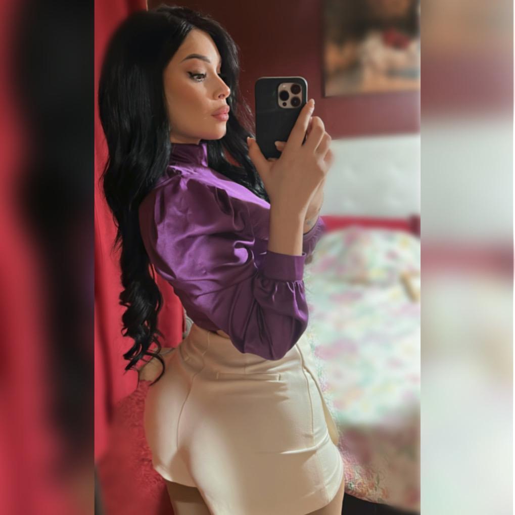 643876585: Chica busca chico en La Coruña