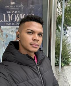 631780828: Chico busca chica en Barcelona