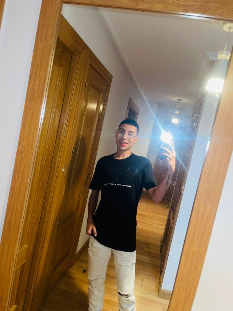 Chico busca chica en Cádiz: 