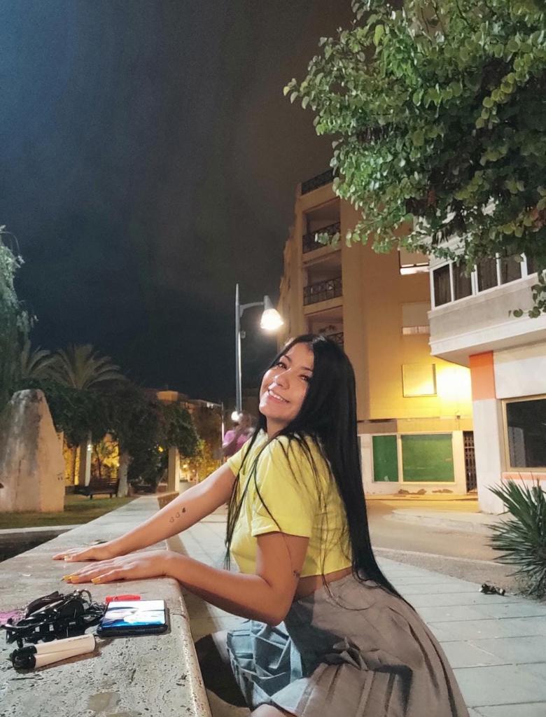 Chica busca chico en Almería: 