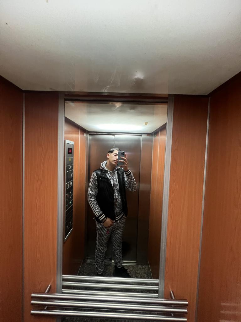 Chico busca chica en Almería: 