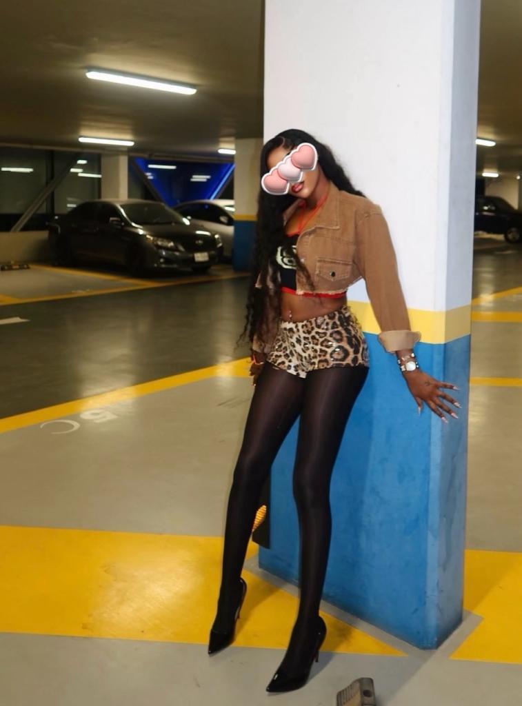 Chica busca chico en Tenerife: 