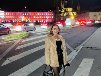 631274294: Chica busca chico en Barcelona