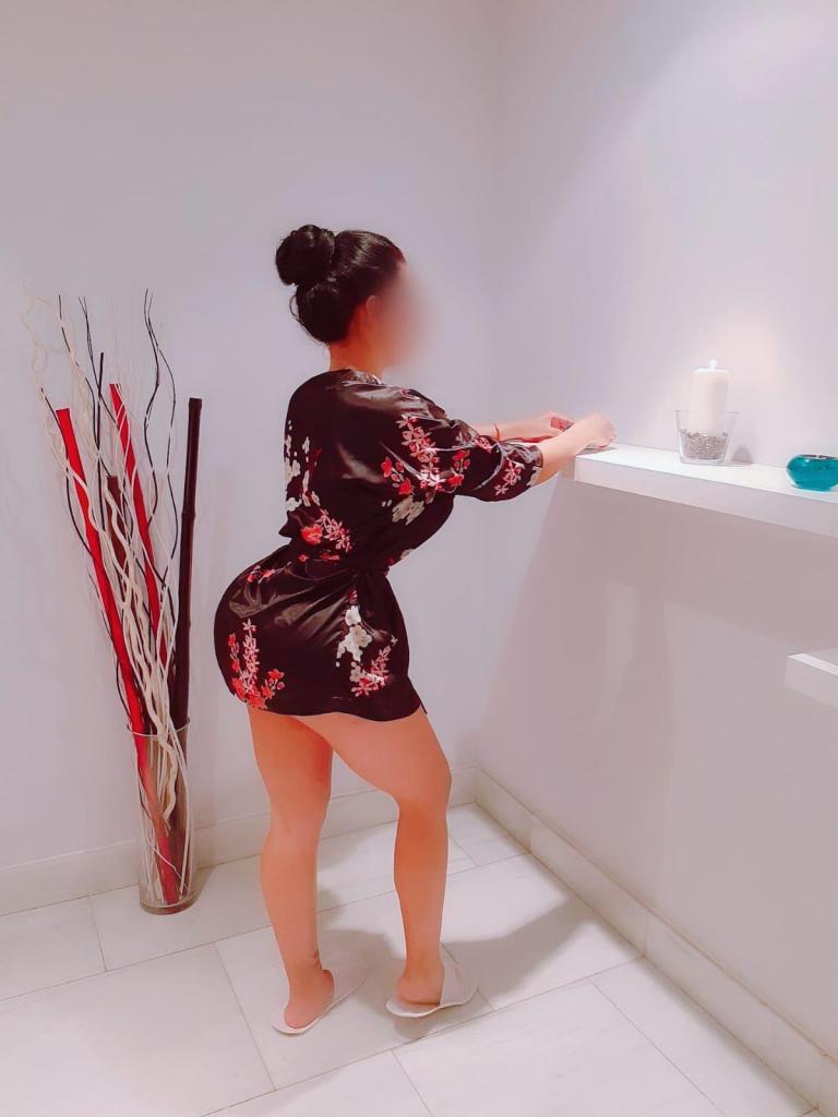 Chica busca chico en Madrid: Chica busca chico