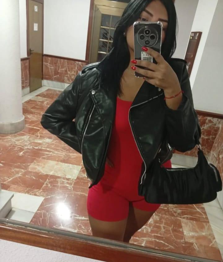 Chica busca chico en Almería: 