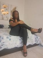 631223044: Chica busca chico en Barcelona