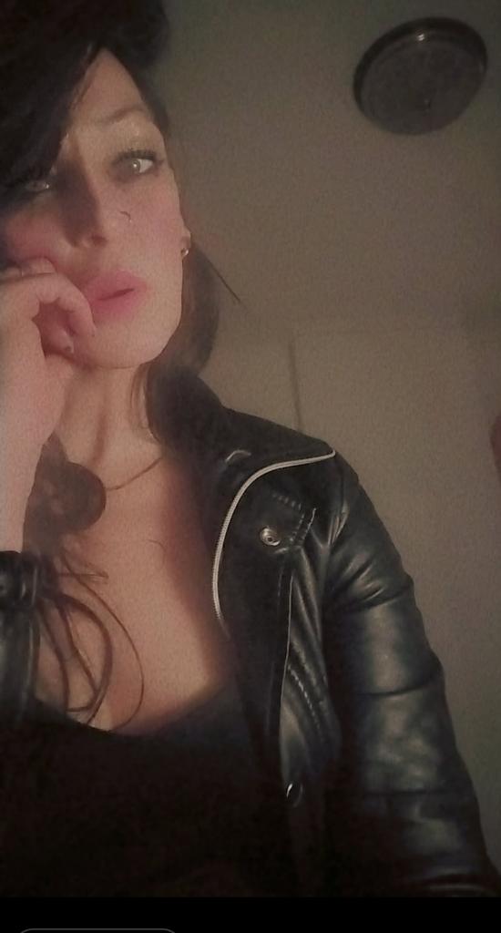 623244622: Chica busca chico en Gerona